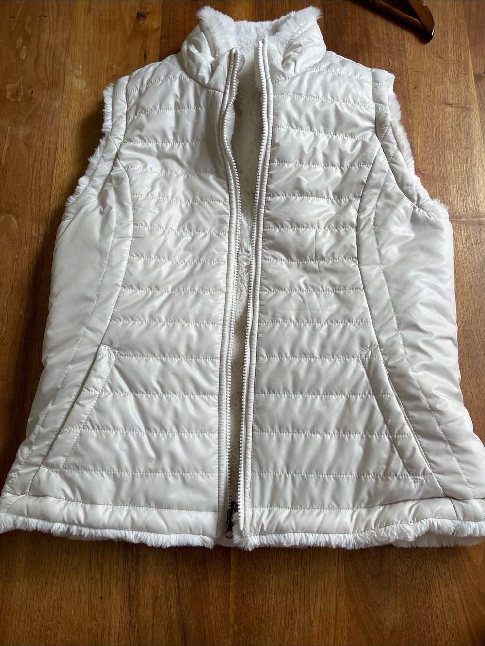 Original Nicole miller White Quilted Women's Puffer Vest - Lightweight Warmth S